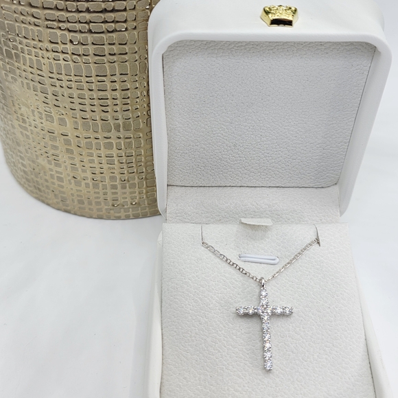 2ctw Moissanite Cross S925 Silver Necklace - Picture 3 of 9